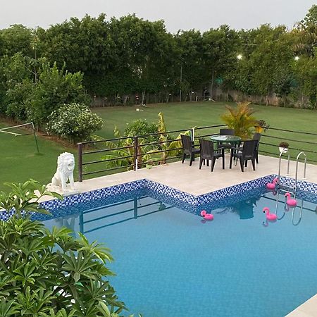 The Singh Farm Cosy Private Pool Farm Villa Gurgaon Bagian luar foto