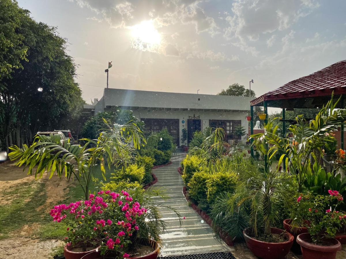 The Singh Farm Cosy Private Pool Farm Villa Gurgaon Bagian luar foto