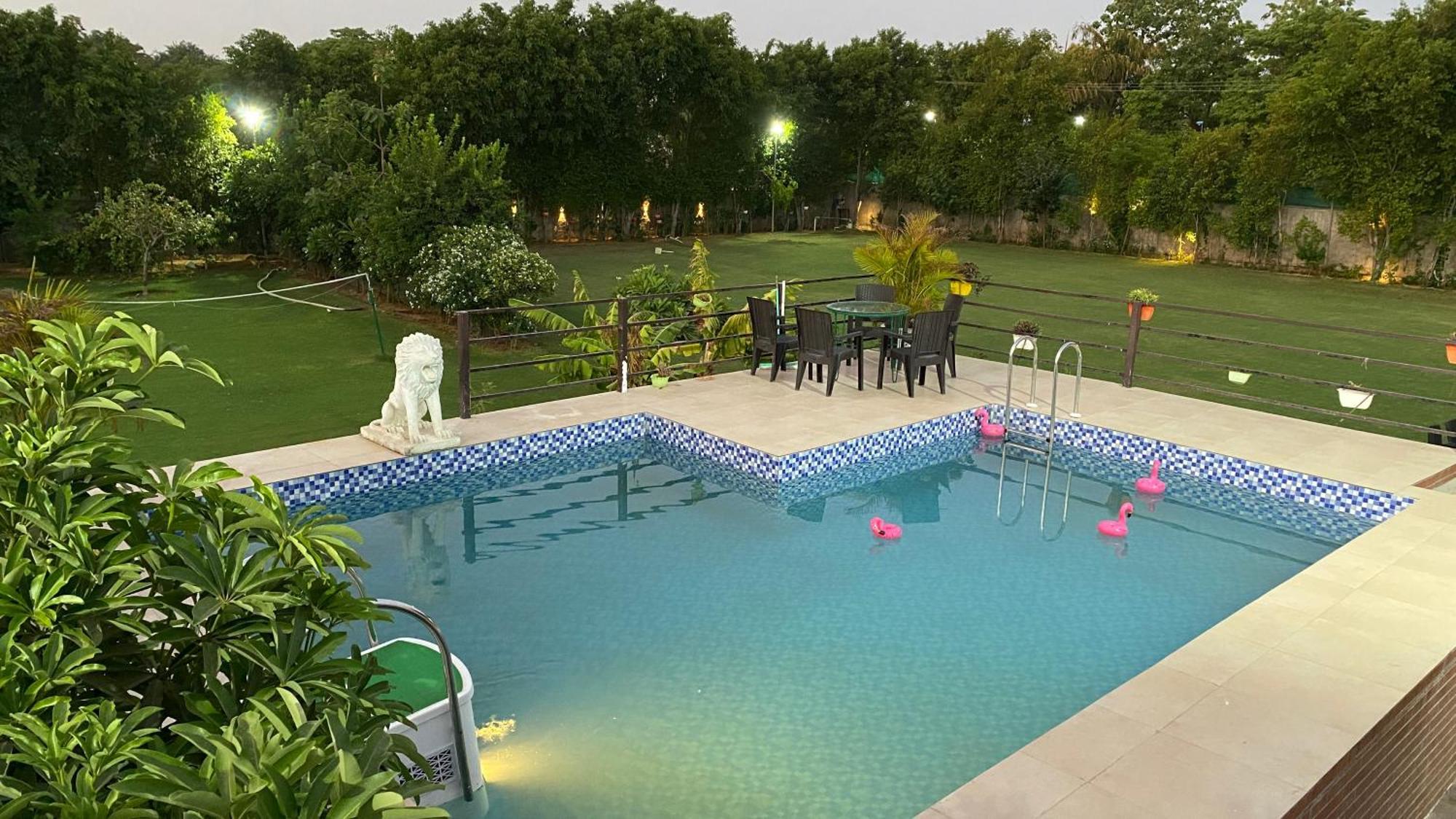 The Singh Farm Cosy Private Pool Farm Villa Gurgaon Bagian luar foto